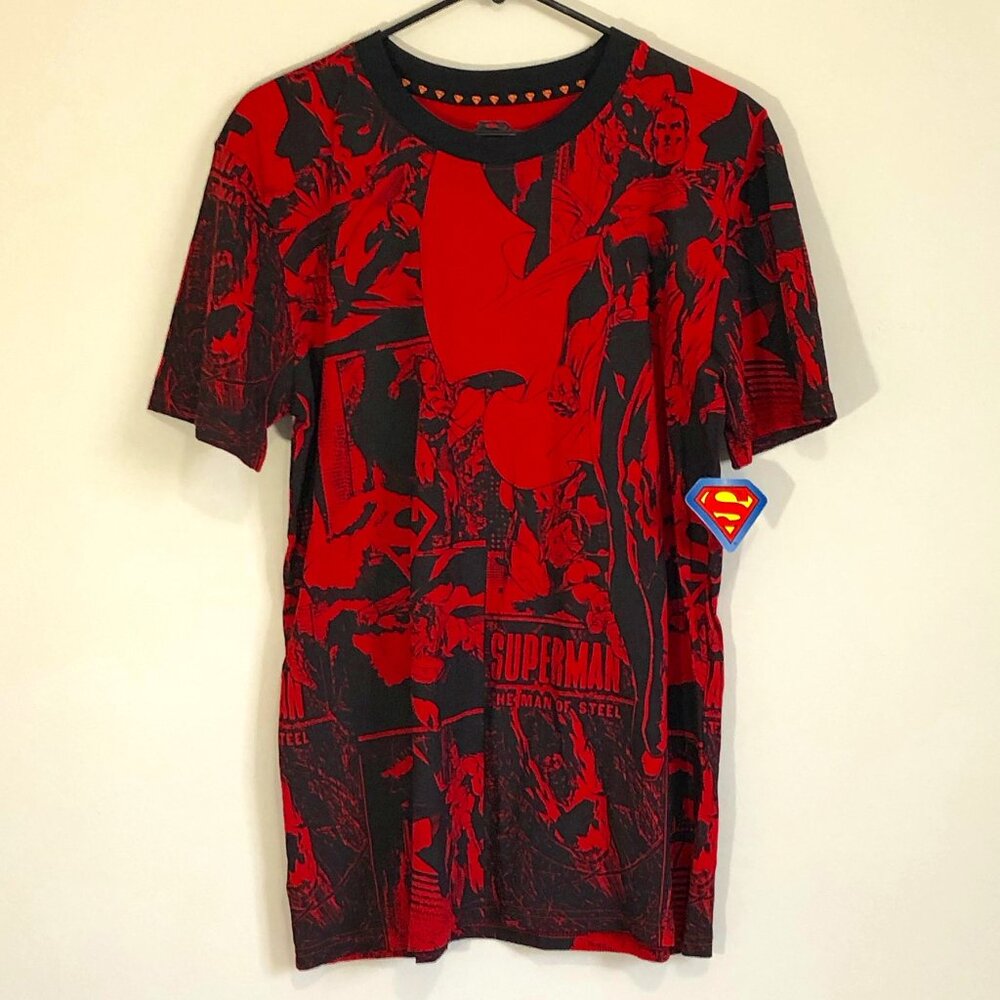 DC Comics Print Style Superman T-Shirt Size Adult M BNWT!!